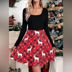 ⭕️Sold!⭕️ Christmas Print Scoop Dress
